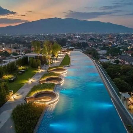 Modern Style Room With Sky Pool 古城边天际泳池公寓 Чіангмай Екстер'єр фото