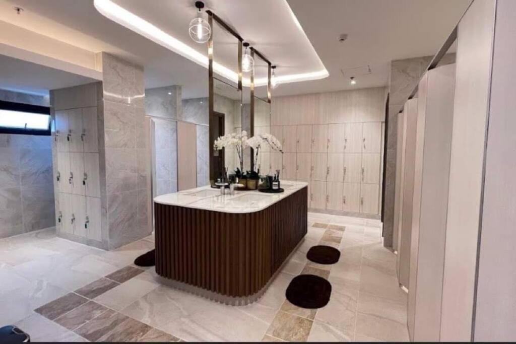 Modern Style Room With Sky Pool 古城边天际泳池公寓 Чіангмай Екстер'єр фото