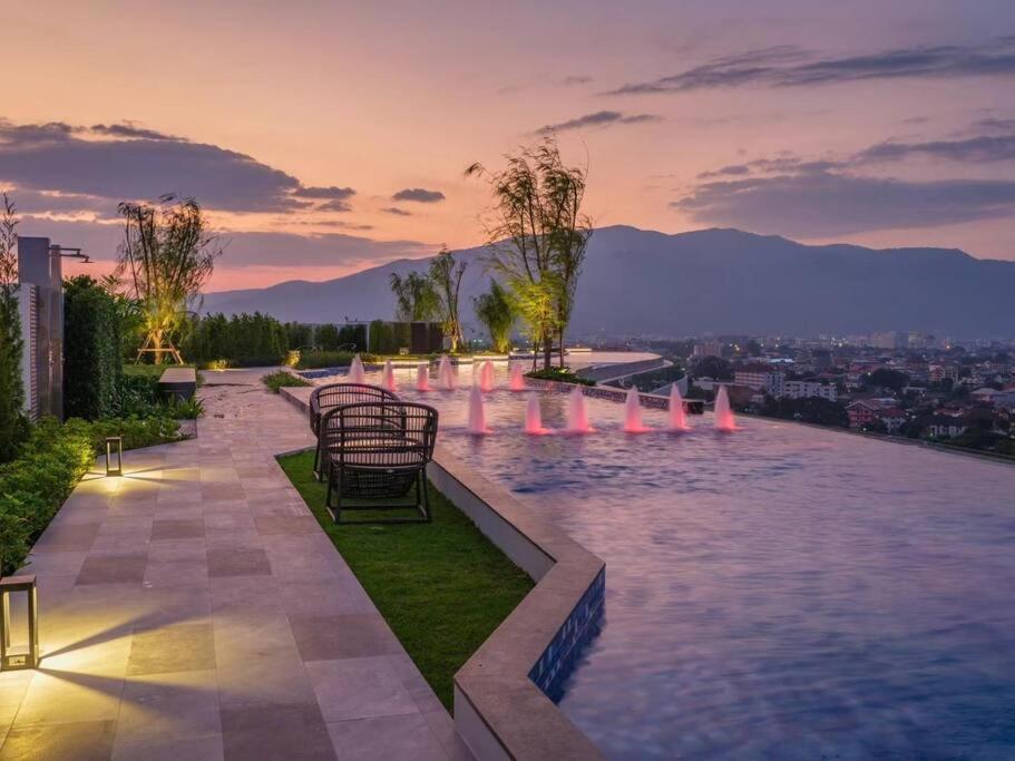 Modern Style Room With Sky Pool 古城边天际泳池公寓 Чіангмай Екстер'єр фото