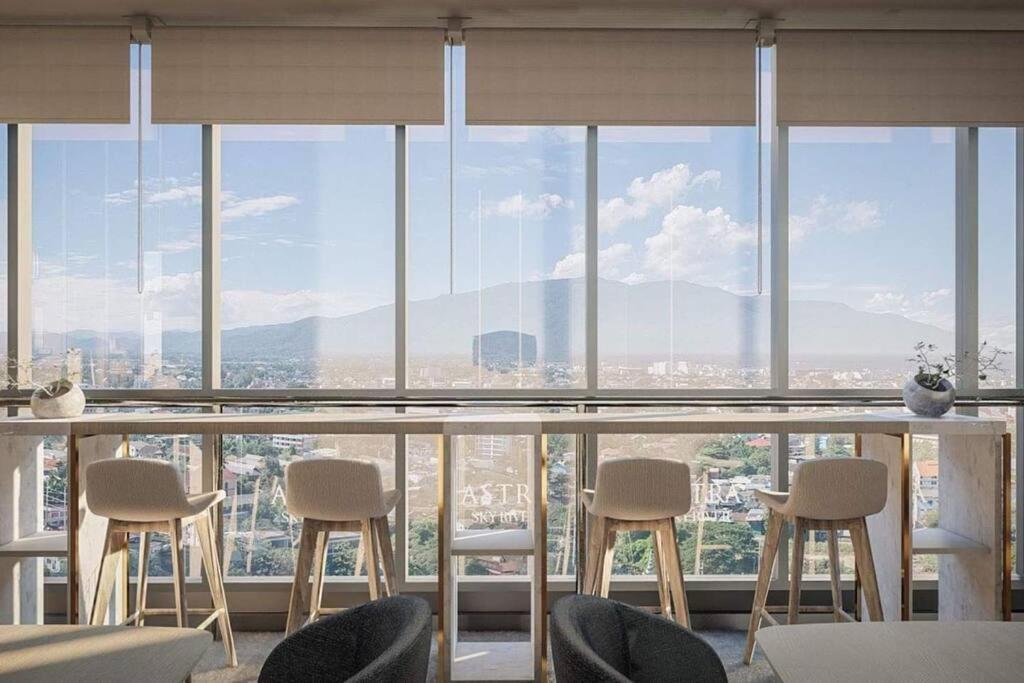 Modern Style Room With Sky Pool 古城边天际泳池公寓 Чіангмай Екстер'єр фото