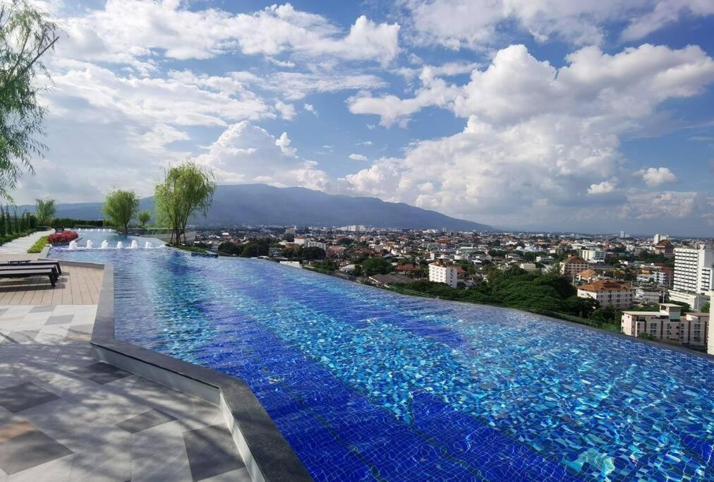 Modern Style Room With Sky Pool 古城边天际泳池公寓 Чіангмай Екстер'єр фото