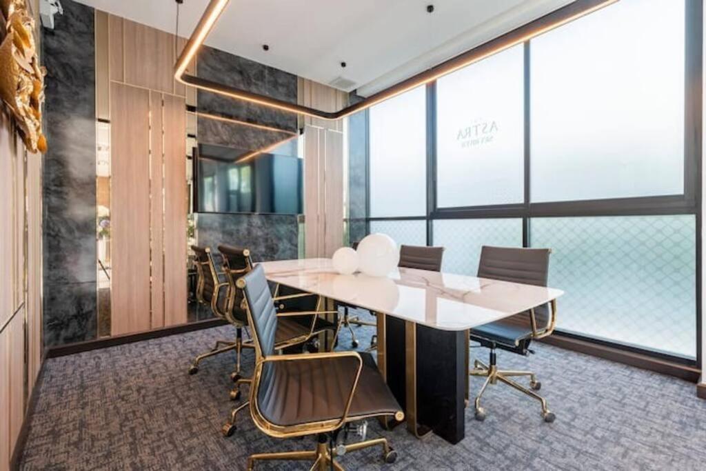 Modern Style Room With Sky Pool 古城边天际泳池公寓 Чіангмай Екстер'єр фото