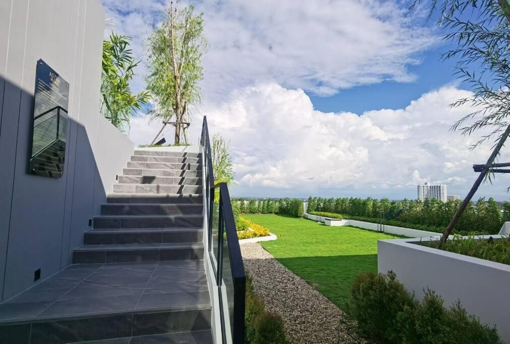 Modern Style Room With Sky Pool 古城边天际泳池公寓 Чіангмай Екстер'єр фото