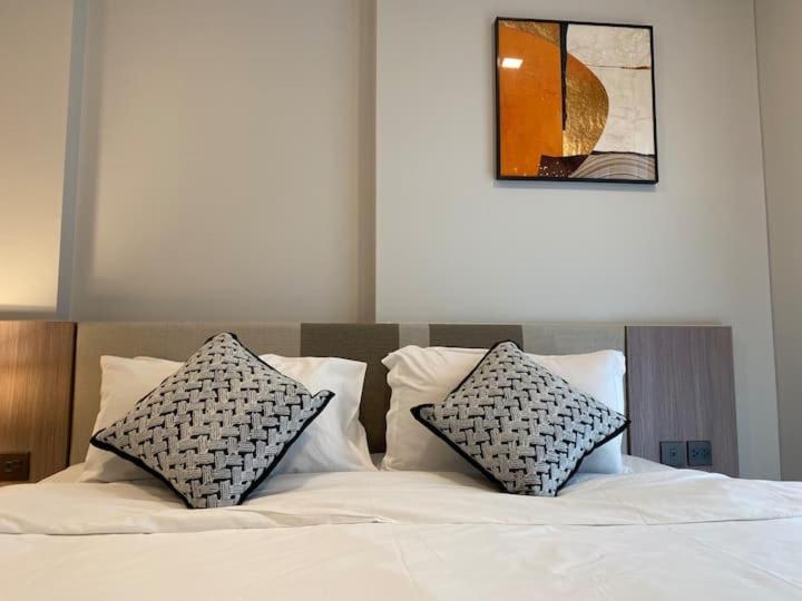 Modern Style Room With Sky Pool 古城边天际泳池公寓 Чіангмай Екстер'єр фото